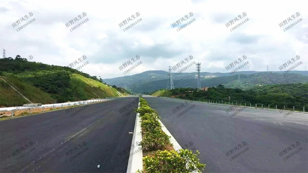 汕湛高速普寧段高速公路邊坡植草 汕湛高速普寧段高速公路邊坡植草