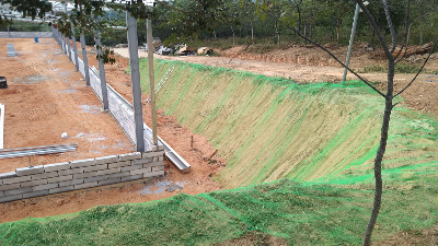 邊坡復(fù)綠施工現(xiàn)場 邊坡復(fù)綠施工現(xiàn)場